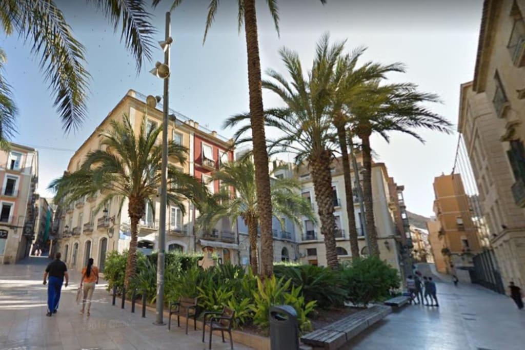 Calle Mayor Next To Beach Alicante Eksteriør billede