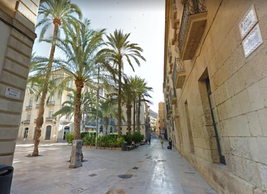 Calle Mayor Next To Beach Alicante Eksteriør billede