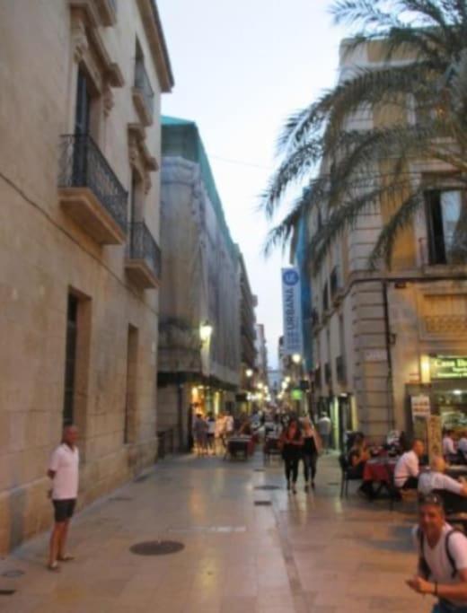 Calle Mayor Next To Beach Alicante Eksteriør billede